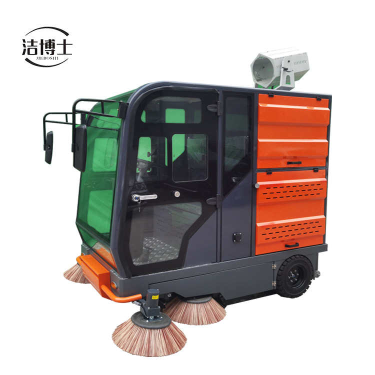 全封閉駕駛式電動(dòng)掃地車2000